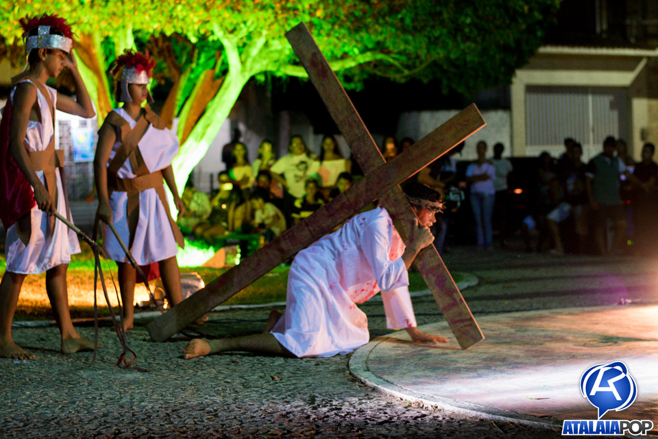 Encenação da Paixão de Cristo emocionou ao público presente.