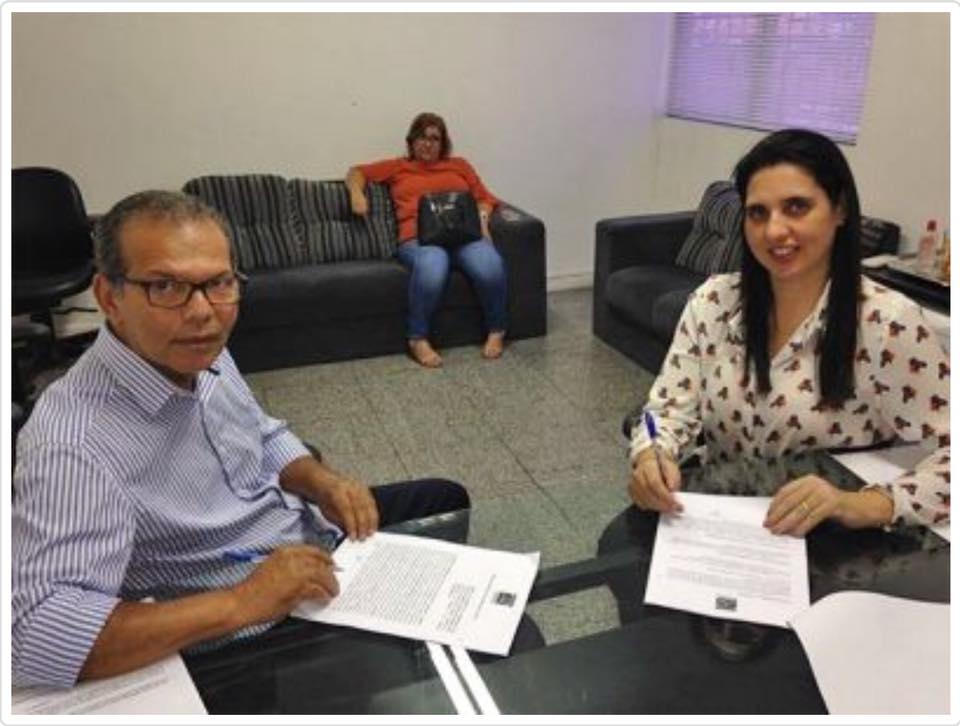 Prefeito de Atalaia Chico Vigário e prefeita de Campo Alegre, Pauline Pereira.