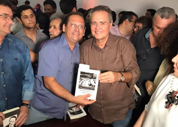 Alexandre Tenório prestigiou o lançamento do livro ‘Democracia Digital’