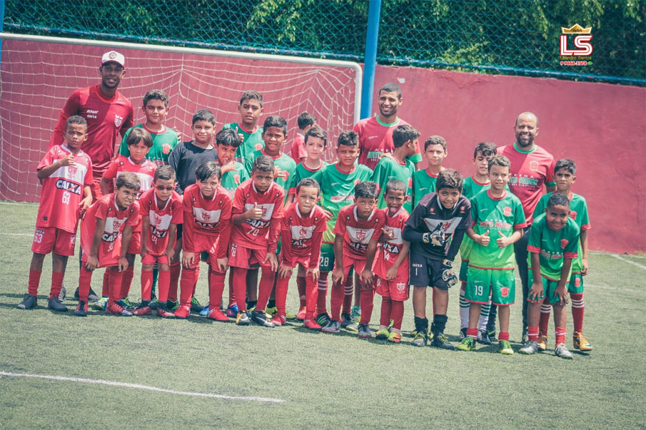 Escolinha Arena Santo Amaro em amistoso contra o CRB.