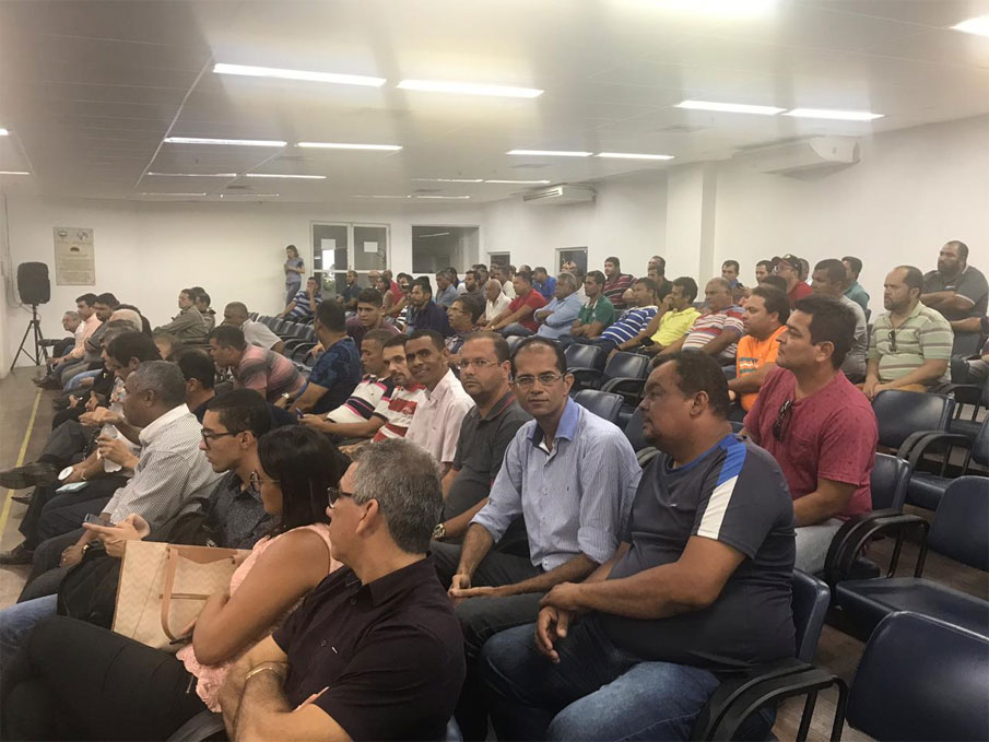 Presidente da Câmara, vereador Alexandre Tenório e vereador Ricardo Calheiros, acompanham Audiência Pública em Maceió. 