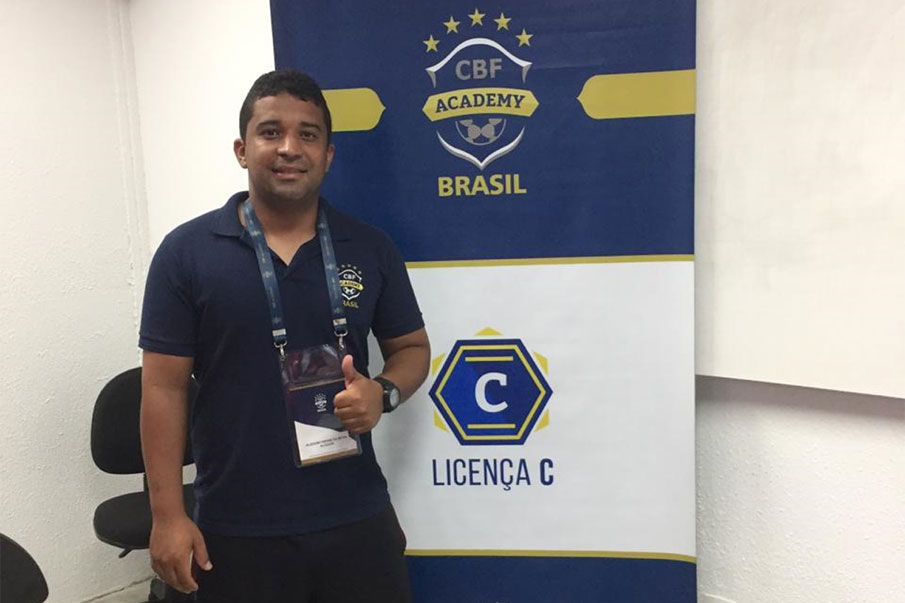 Professor Alisson Farias.