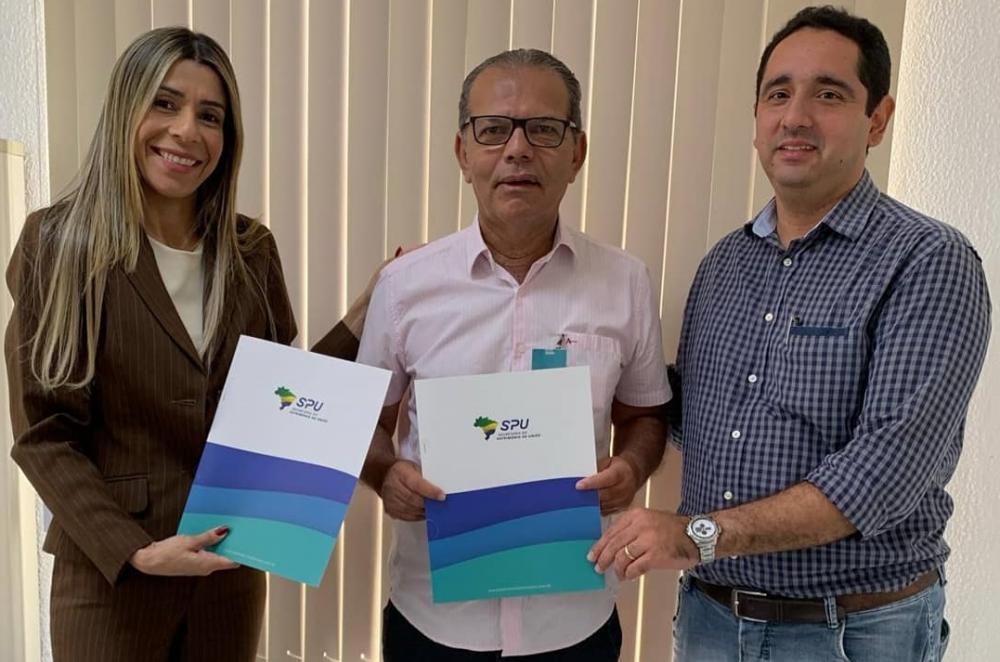 Prefeito Chico Vigário em reunião em Maceió.