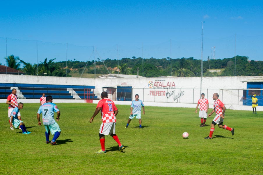 Branca e Show de Bola empataram o jogo em 0 a 0.