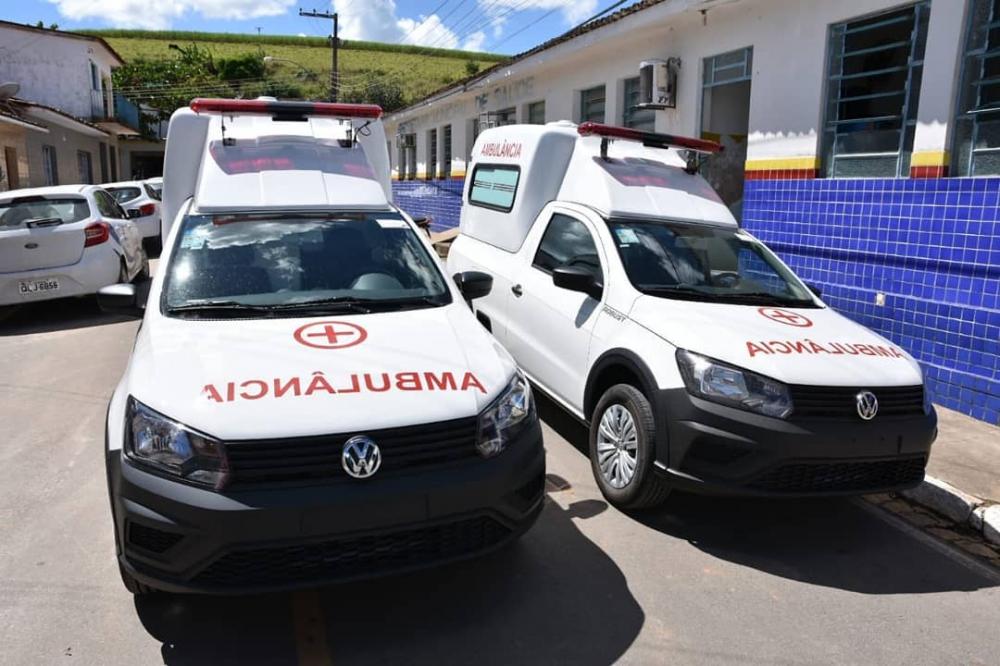 Duas novas ambulâncias para o município de Atalaia.