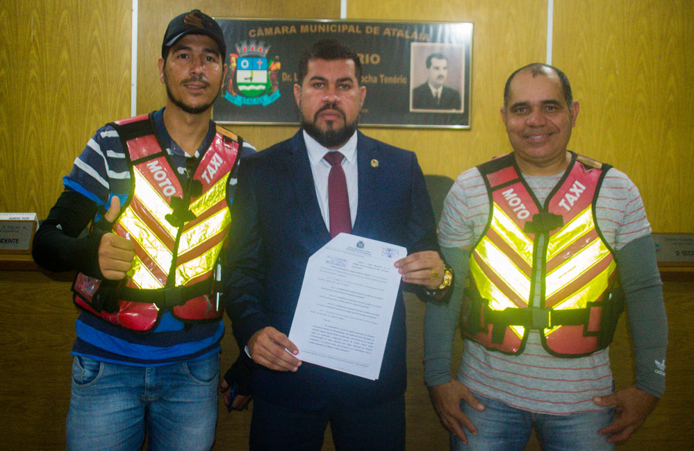 Vereador Marcos Rebollo e Mototaxistas de Atalaia.