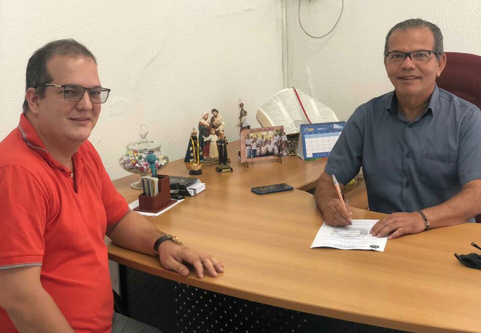 Anilson Júnior é o novo secretário de Educação de Atalaia. 