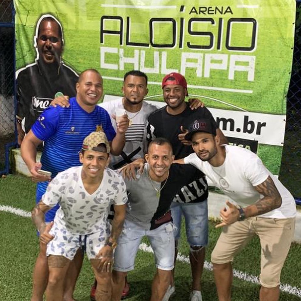 Em pé: Aloísio Chulapa, Zé Carlos e Audálio; agachados: Elton, Jadílson e Willian José — Foto: Reprodução Instagram