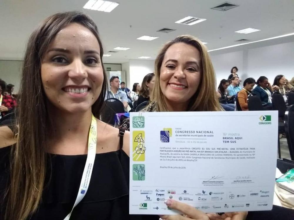 Enfermeira Mara Gabriela e secretário de Saúde Rosângela Maria.