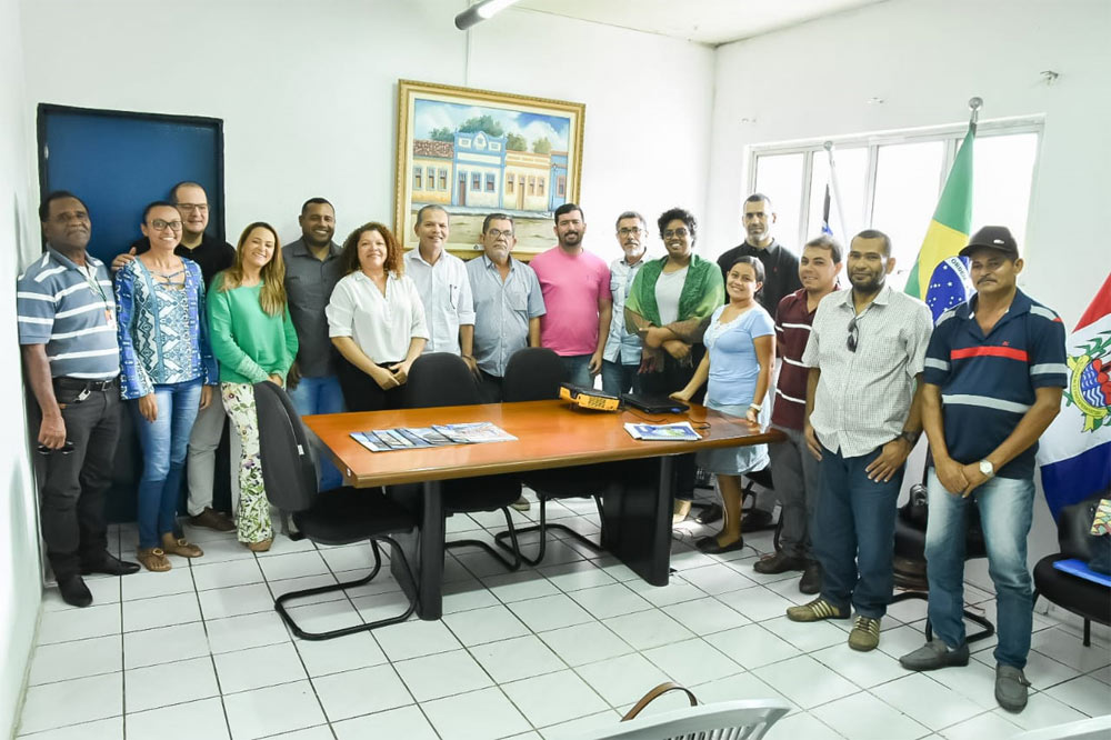 Prefeito Chico Vigário recebe em seu gabinete a Assessoria Técnica do Iteral.