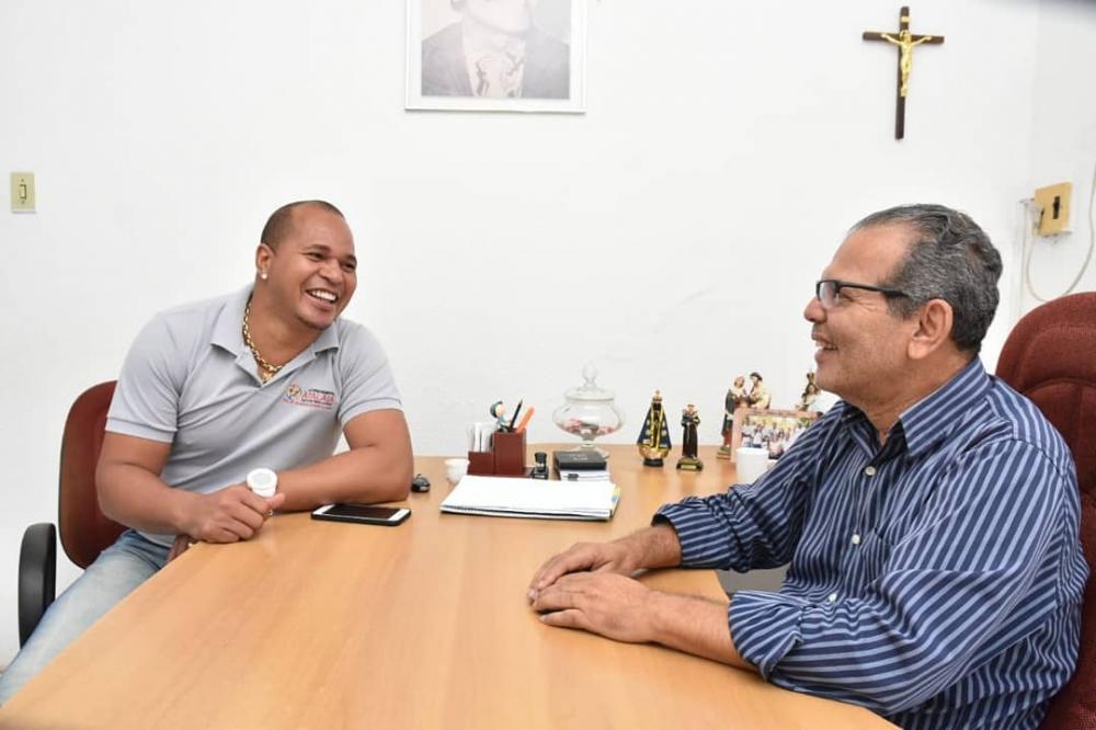 Secretário Aloísio Chulapa e prefeito Chico Vigário.