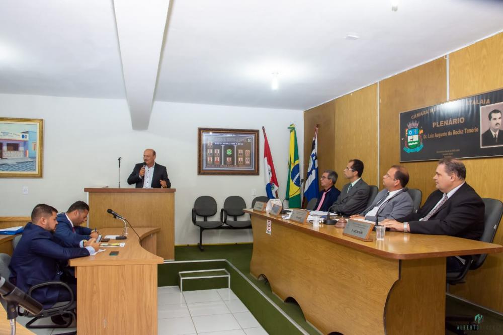 Vereador Marivaldo Souza fazendo uso da Tribuna. Foto: Alberto Vicente. 