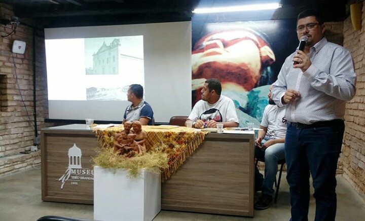 Diretor de Ensino Charles Fernandes apresenta projeto da Semed Atalaia.