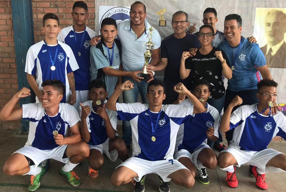 Prefeito Chico Vigário e secretário Aloisio Chulapa acompanhaaram a competição.