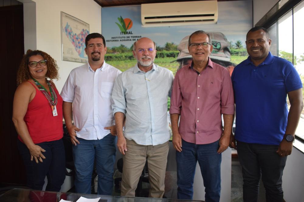 Prefeito Chico Vigário esteve na sede do Iteral na manhã desta terça-feira (17). Foto: ASCOM Iteral