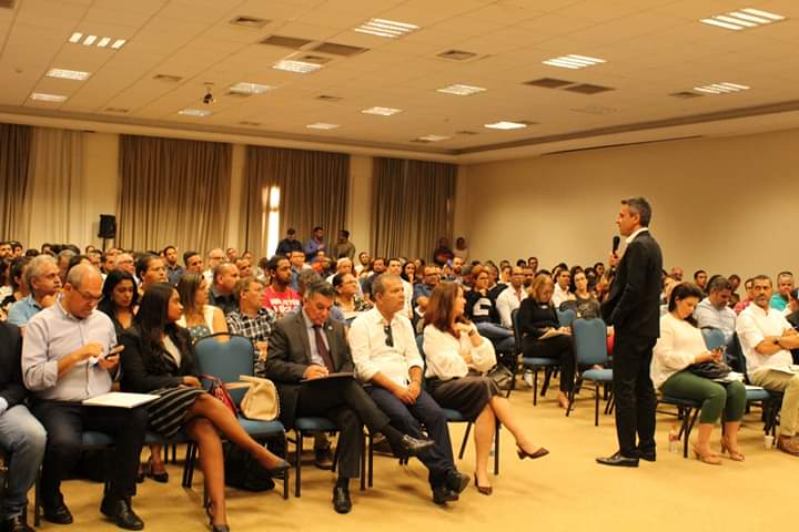 Prefeito Chico Vigário participa do Seminário Alagoas Mais Simples.