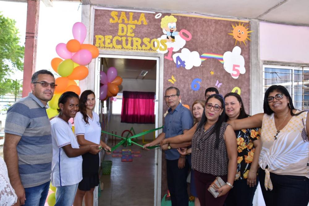 Inauguração da nova Sala de Recursos da Escola Municipal Suzana Craveiro. 
