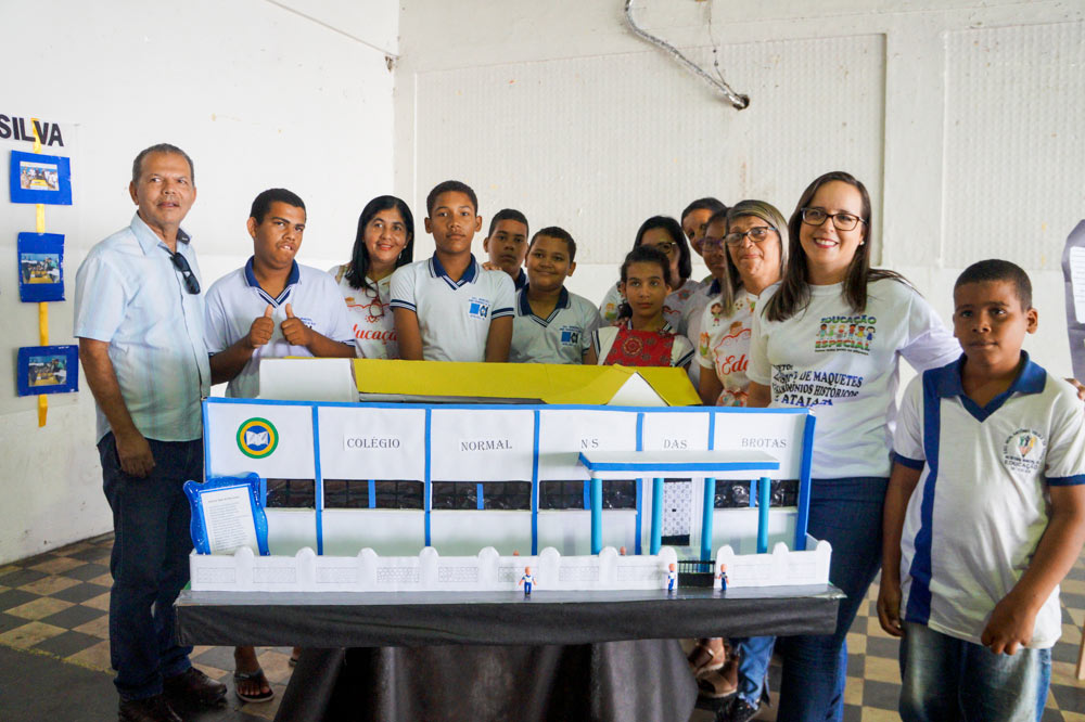 Maquete do prédio onde funcionou o Colégio Normal Nossa Senhora das Brotas.