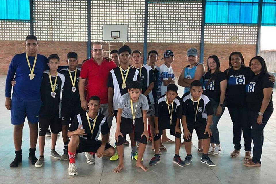 Competição foi realizada na quadra de esportes da Escola Suzana Craveiro Costa de Medeiros.