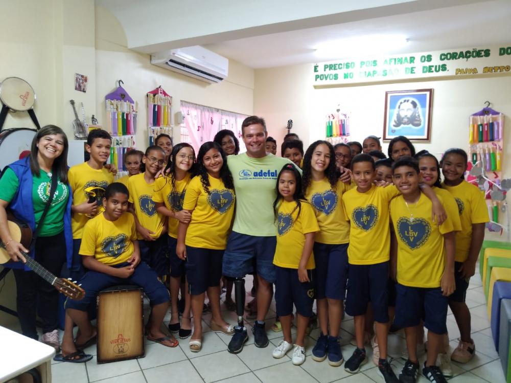 O atleta vestiu a camisa da Campanha Natal Permanente – Jesus o Pão Nosso de cada dia!