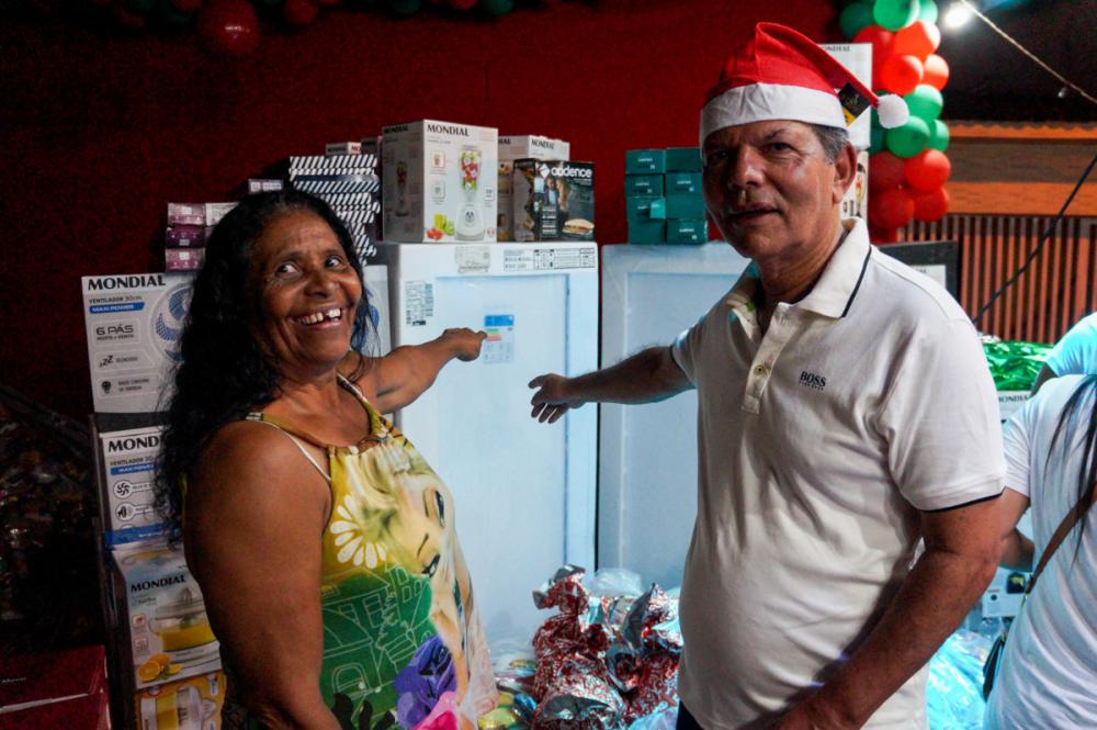 Geladeira foi um dos itens sorteados no Natal do Povo Para o Povo.