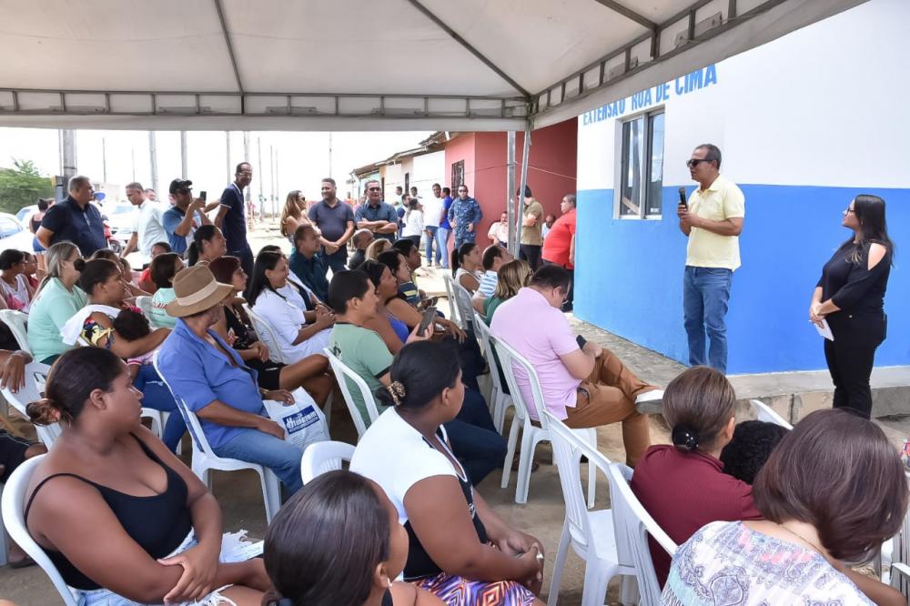 Prefeito Chico Vigário discursa em inauguração da Unidade de Apoio da Saúde no Residencial Maria de Nazaré.