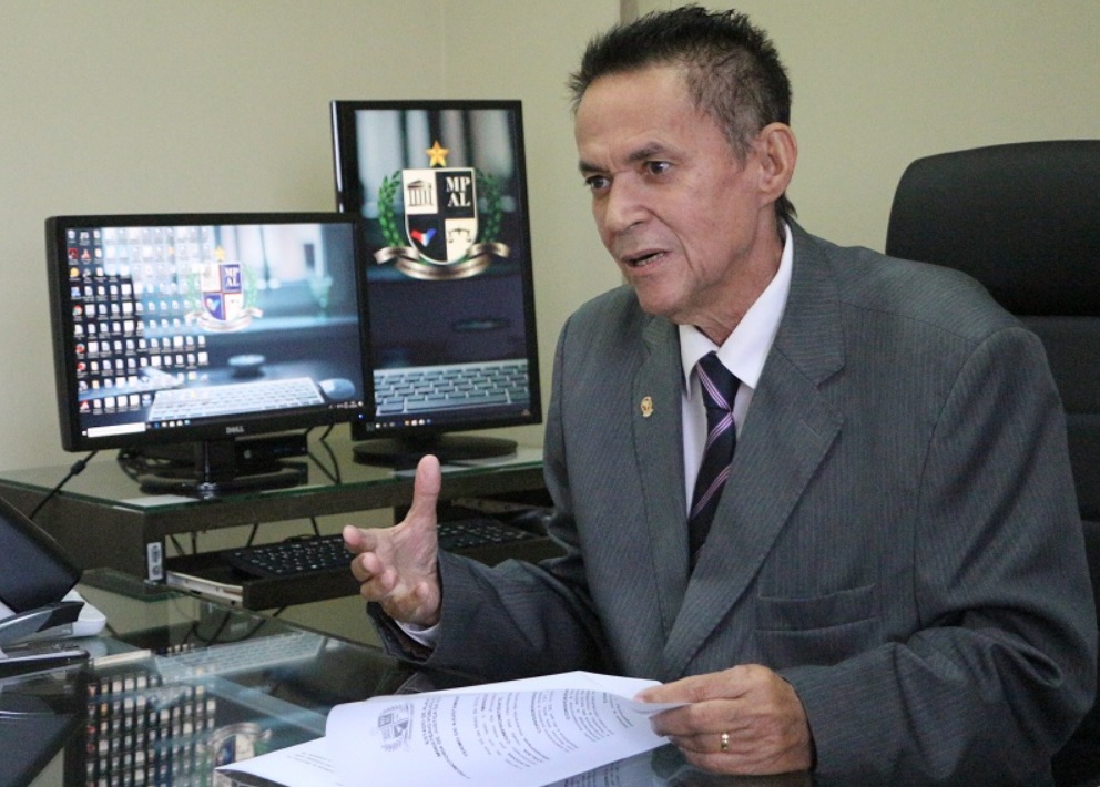 Promotor Dr. Sostenes de Araújo Gaia