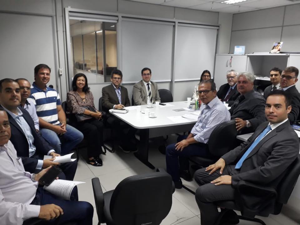 Prefeito Chico Vigário assina TAC para criação de casa de acolhimento